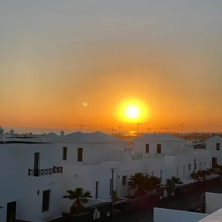 Laura 31 Playa Blanca (adults Only) *