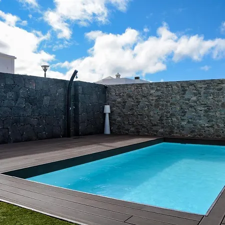 Laura 31 Playa Blanca (adults Only) *